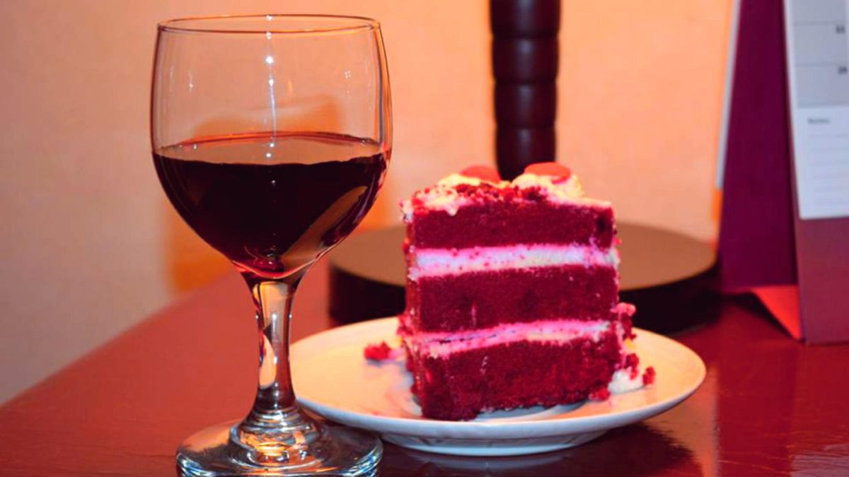 Accords mets et vins : comment sublimer un gâteau red velvet ?