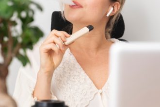 Les caractéristiques essentielles à connaître avant d’acheter une cigarette électronique puff