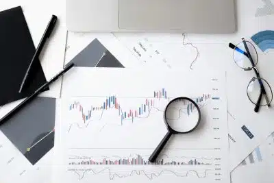 Options d'actions vs. options d'indices : comparaison pour un investissement optimal