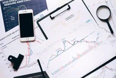 Quels sont les avantages et les risques liés aux options en bourse ?