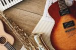 Pourquoi apprendre à jouer d’un instrument de musique apporte bien plus que des notes ?